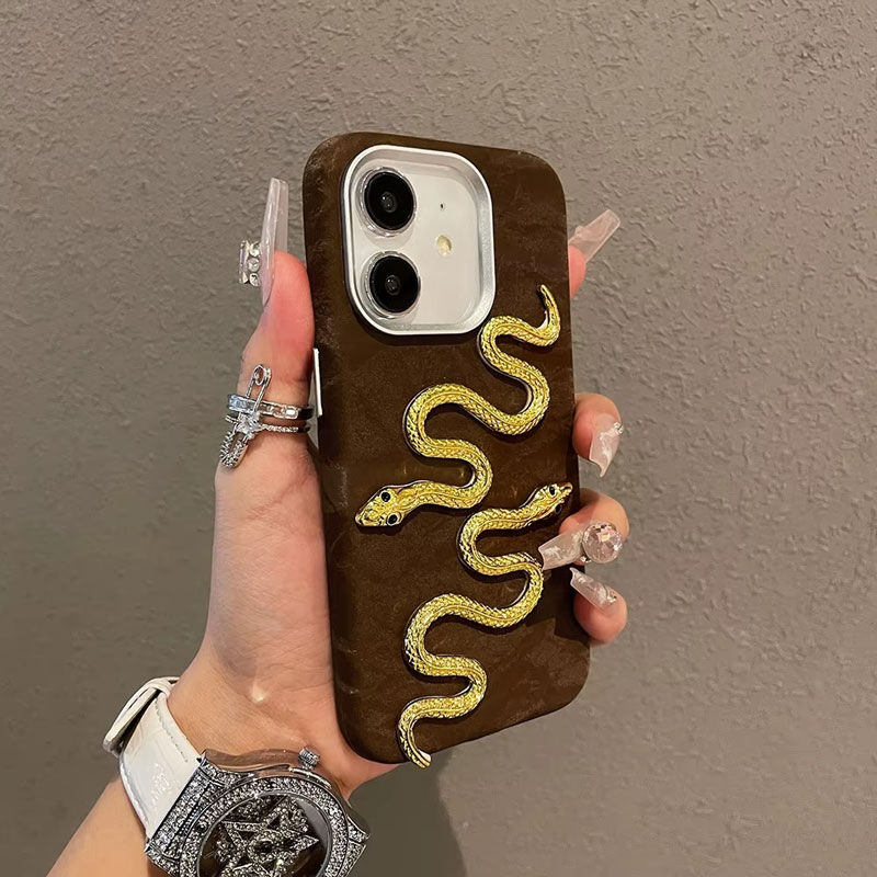 Apple iPhone 12 Uyumlu Zebana Serpent Kadife Kumaş Kahverengi Kılıf